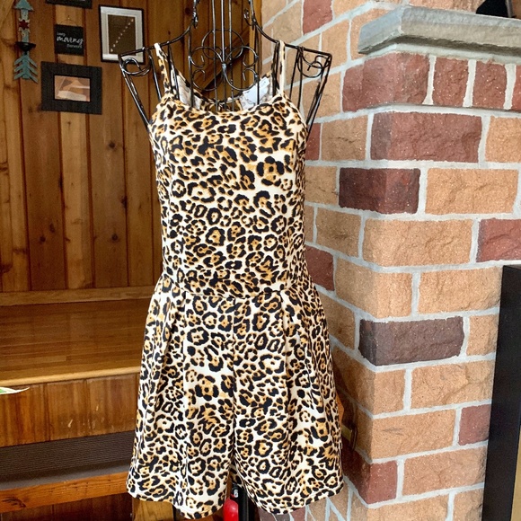 R2D Blouson Halter Skater Romper Cheetah Print - Picture 1 of 3